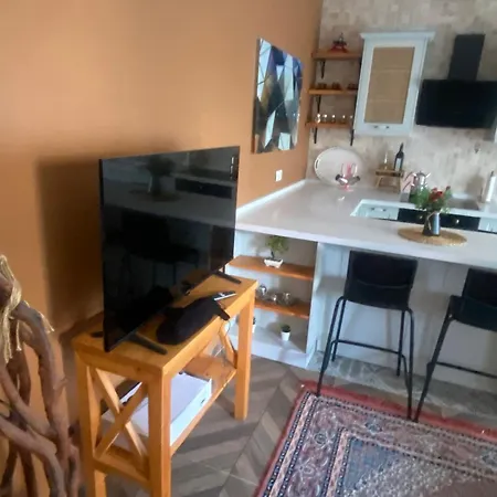 펜션 Cesme'de Konforunda Alacati Tas Ev Tasarimli Sifir Esyali
