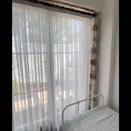 Cesme'de Konforunda Alacati Tas Ev Tasarimli Sifir Esyali Feriehus Çeşme